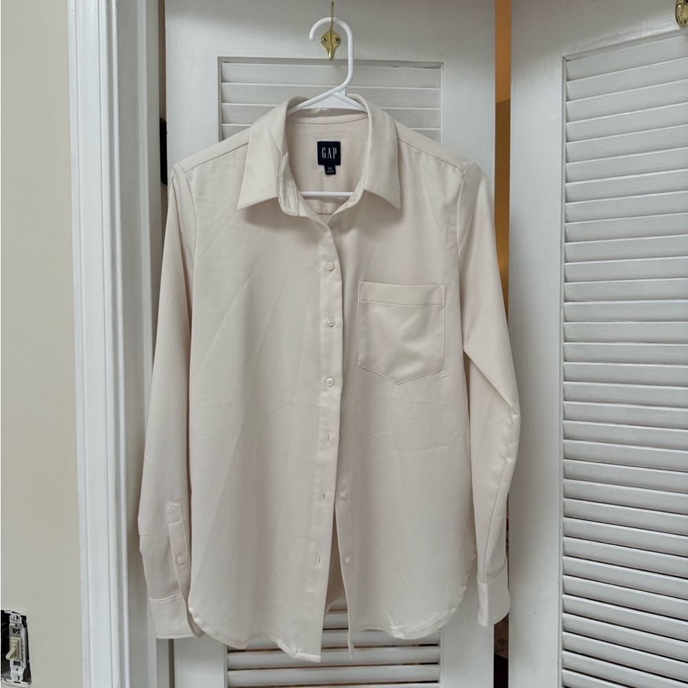 GAP Women’s Cream Satin Shirt